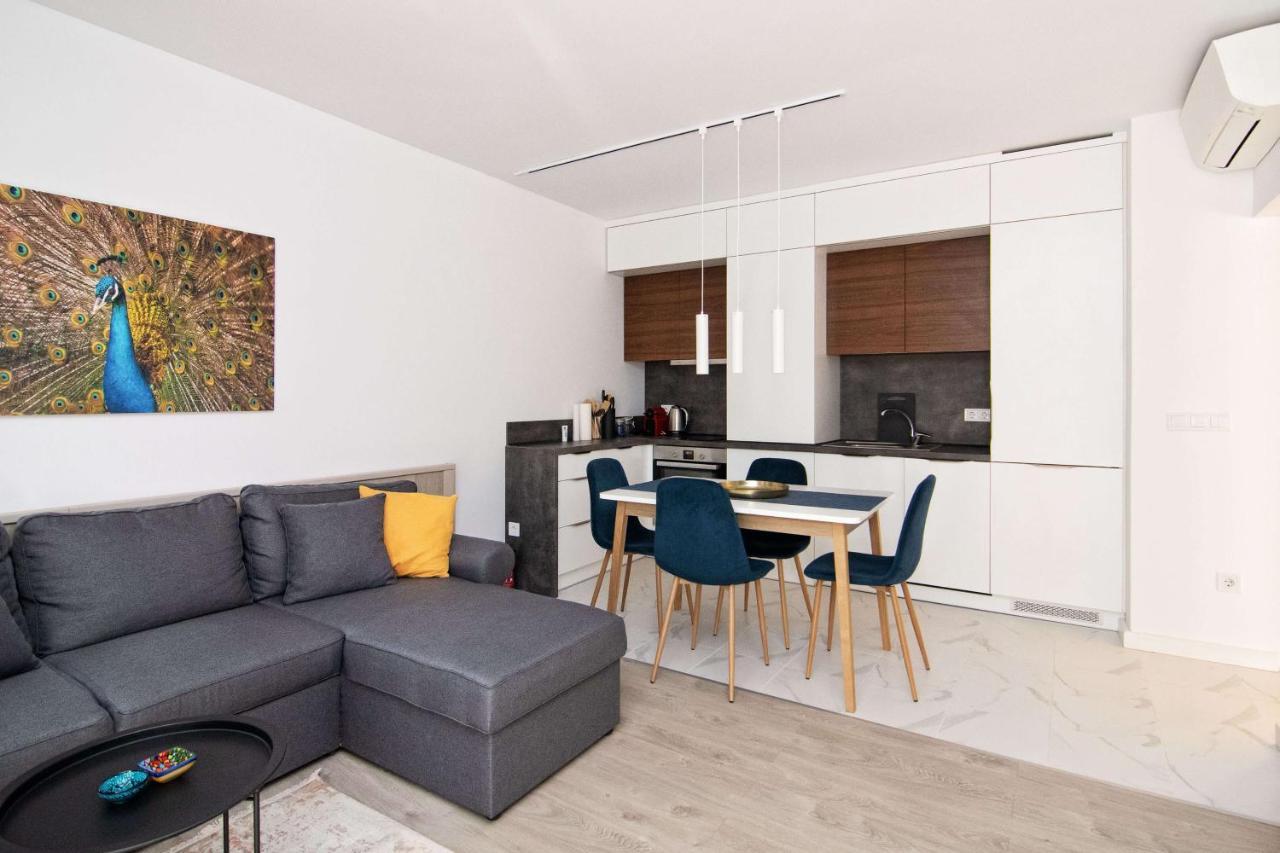Luxury City Center Two Bedroom Apartment Close To Beach Varna Exterior photo